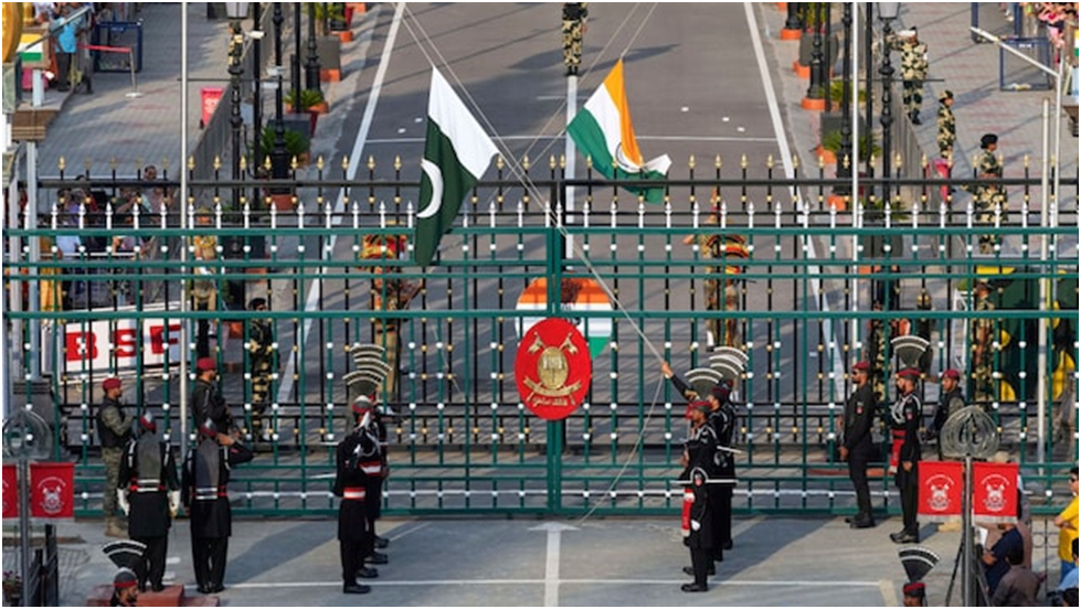 Image Shows India Pakistan border 