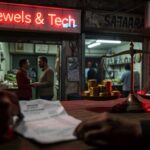 www.news4hackers.com-satara-jewelers-phone-shops-scammed-via-fake-receipts-losing-lakhs-satara-jewelers-phone-shops-scammed-via-fake-receipts-losing-lakhs